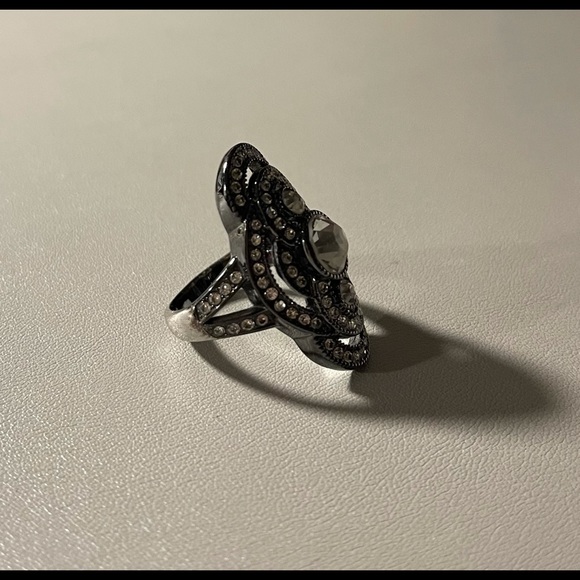 Vintage design costume jewelry ring - Picture 5 of 5